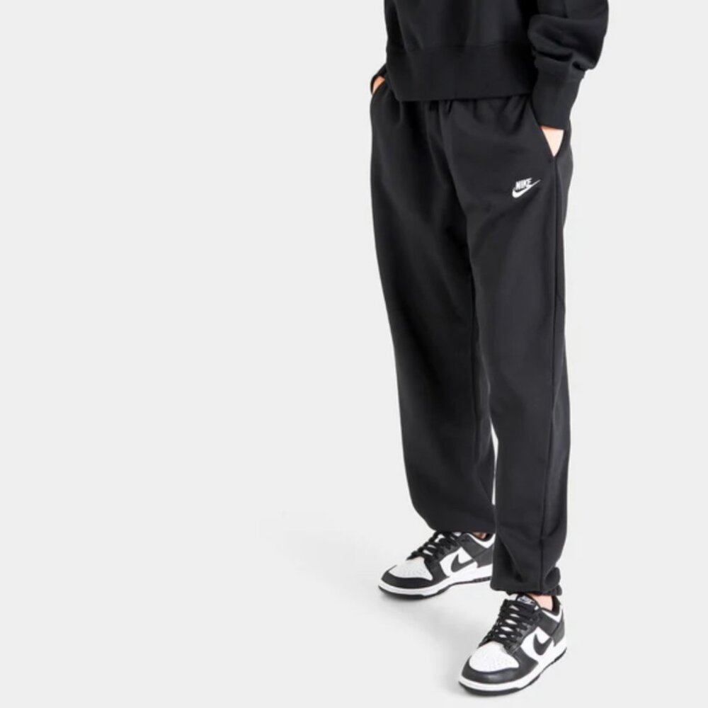 Nike Women's Fleece Oversized Fit Mid Rise Sweatpants
